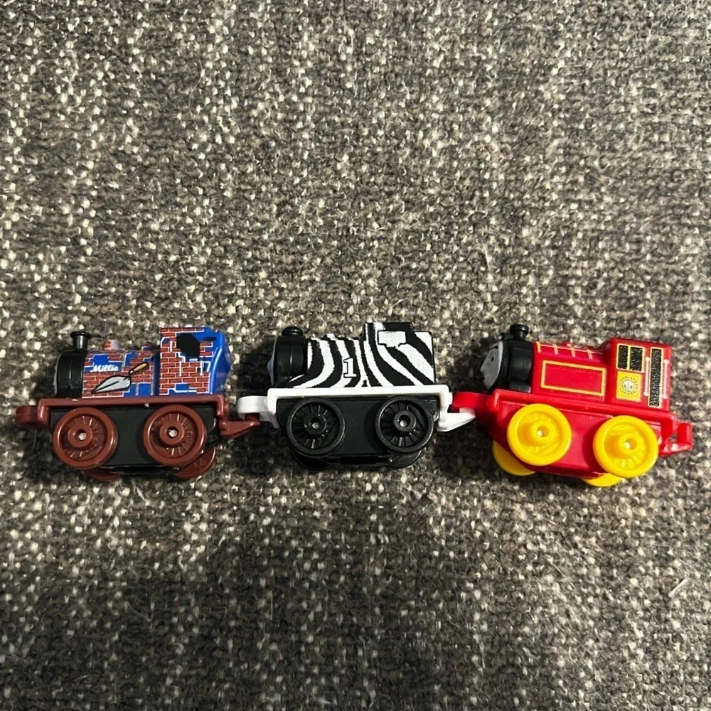 Thomas & Friends Collectible MINIS Toy Train Set of 3